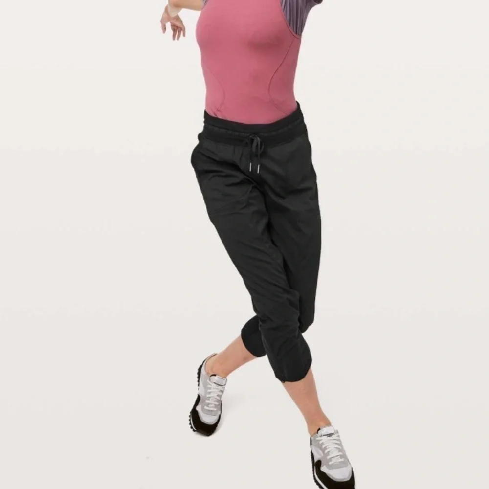Lululemon Dance Studio Crop *25